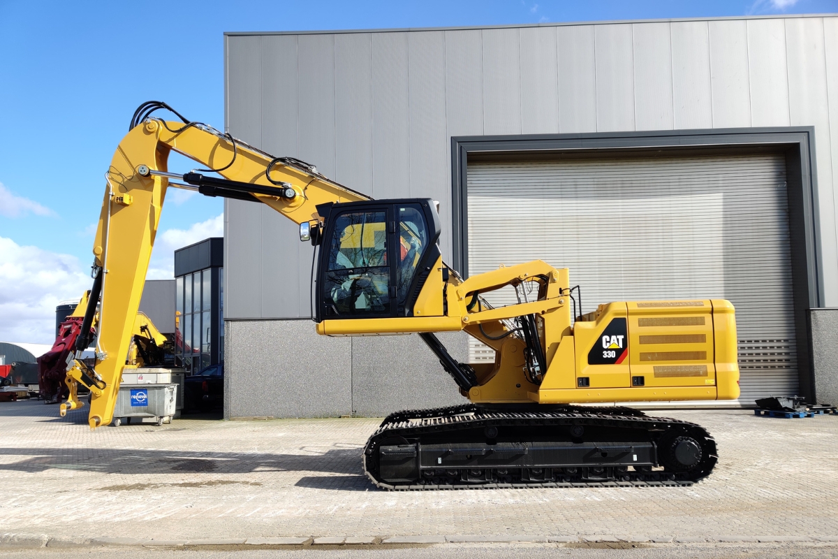 CAT 330 MH met cabinelift